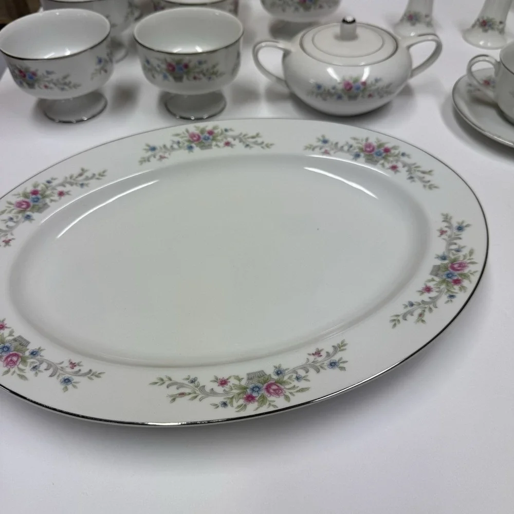 Florenteen Fine China Fantasia Japan 53 Piece Set- Service for 8 Floral Silver